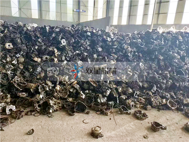 生鋁鑄件破碎機破碎發動機